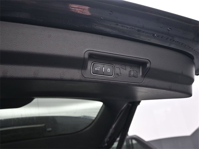 Used 2023 Ford Explorer XLT w/ Equipment Group 202A image 10