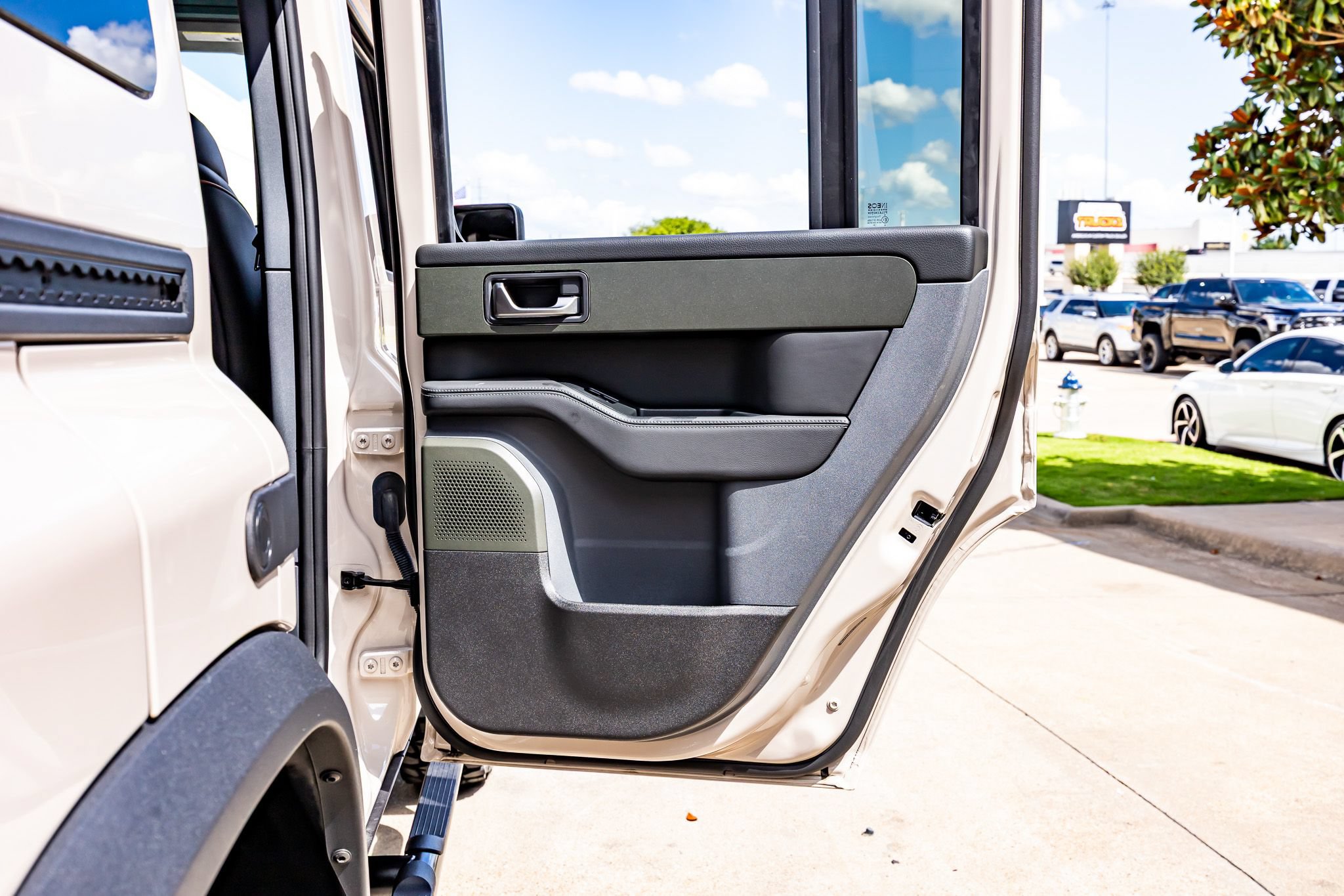Used 2025 INEOS Grenadier AWD/4WD image 38
