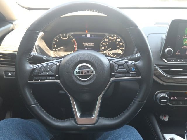 Used 2020 Nissan Altima 2.0 Platinum FWD image 34