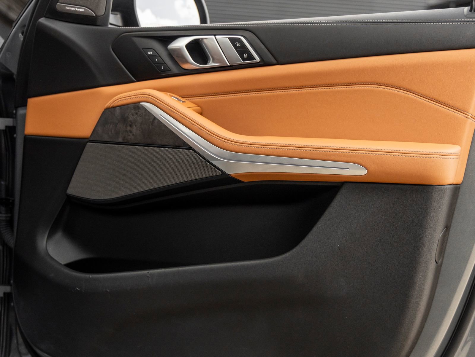 Used 2023 BMW X7 xDrive40i w/ Premium Package image 43