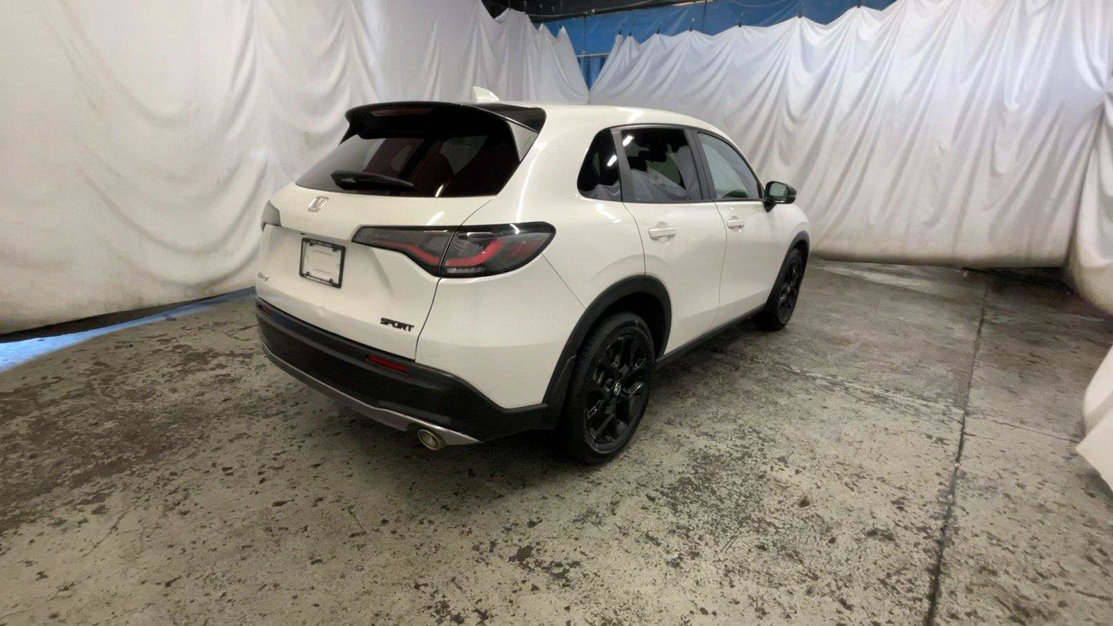 Certified 2025 Honda HR-V Sport image 6