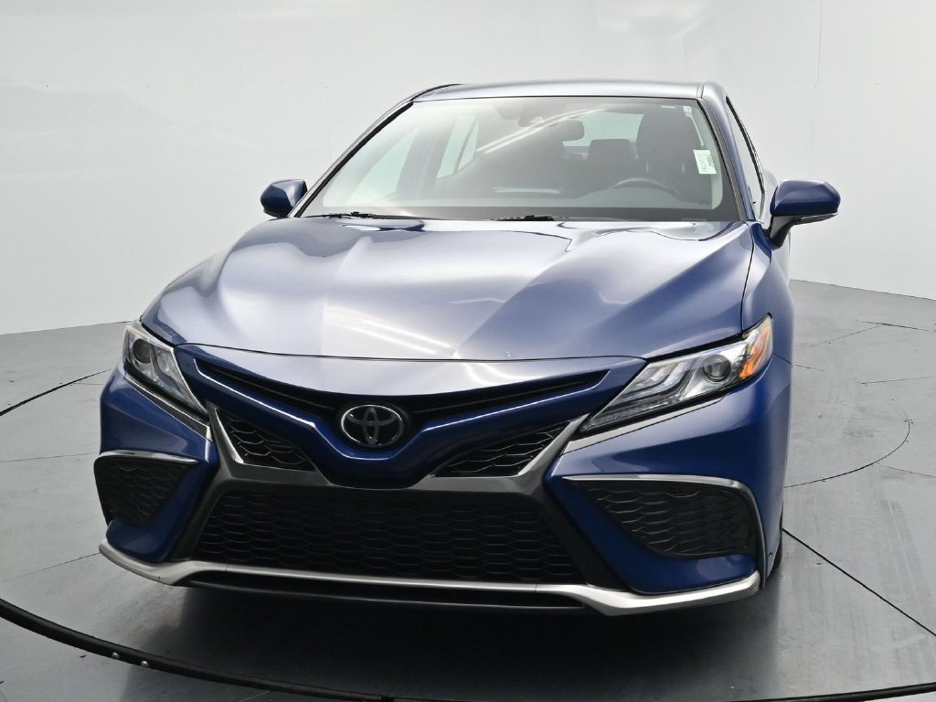 Used 2024 Toyota Camry XSE FWD image 3