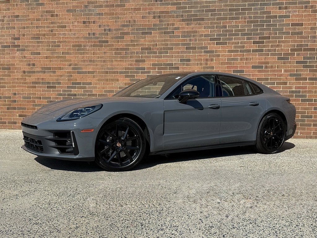 New 2025 Porsche Panamera 4