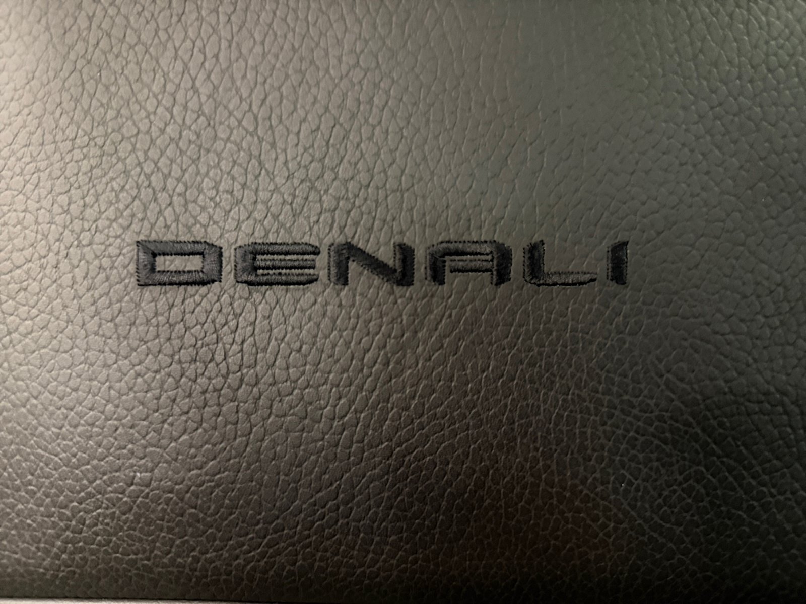 Used 2024 GMC Yukon XL Denali w/ Advanced Technology Package RWD image 39
