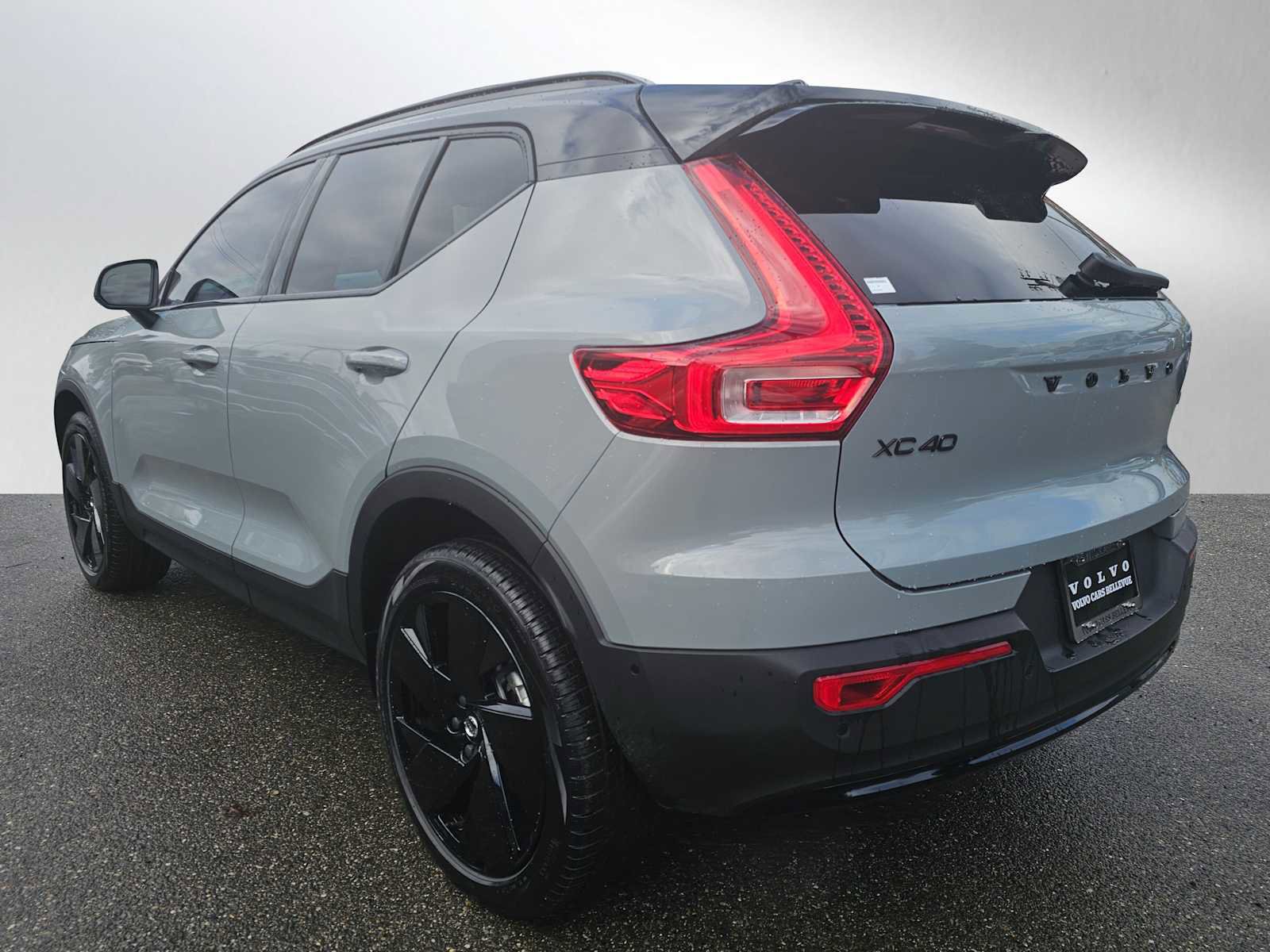 Certified 2026 Volvo XC40 B5 Ultra w/ Climate Package image 5