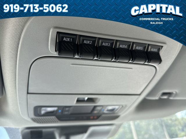 New 2025 Ford F550 4x4 Crew Cab image 31