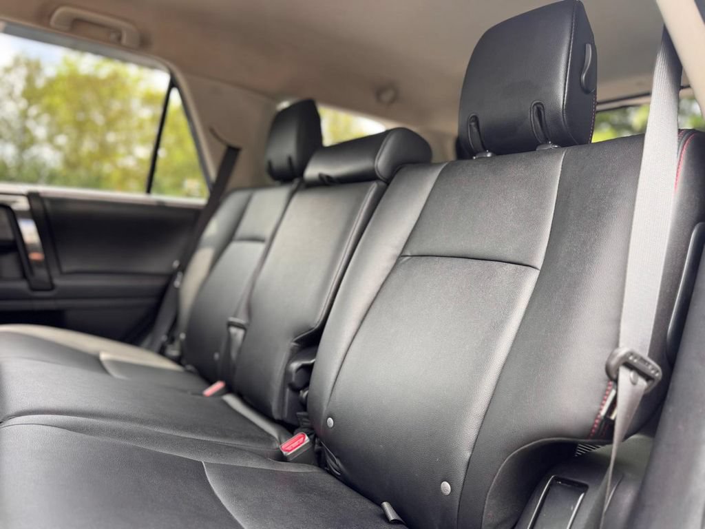Used 2018 Toyota 4Runner TRD Off-Road Premium AWD/4WD image 20
