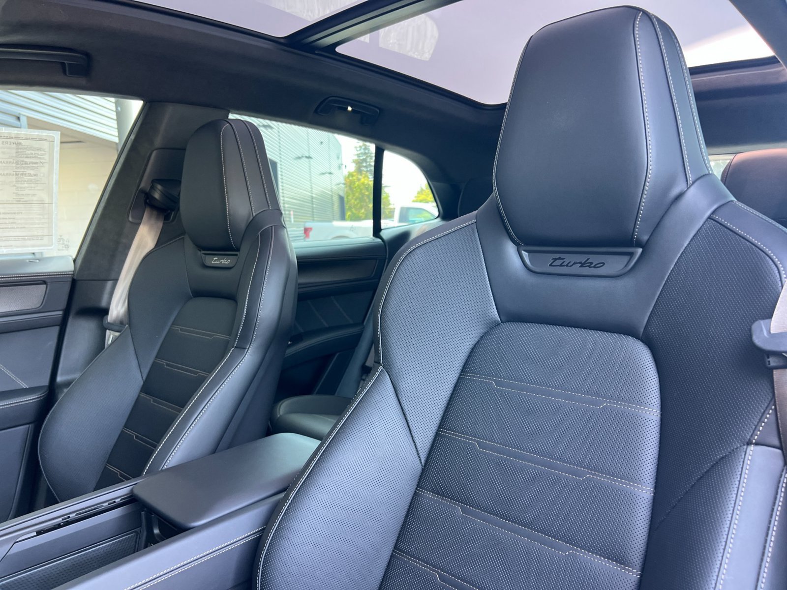 Certified 2026 Porsche Cayenne Turbo AWD/4WD image 5