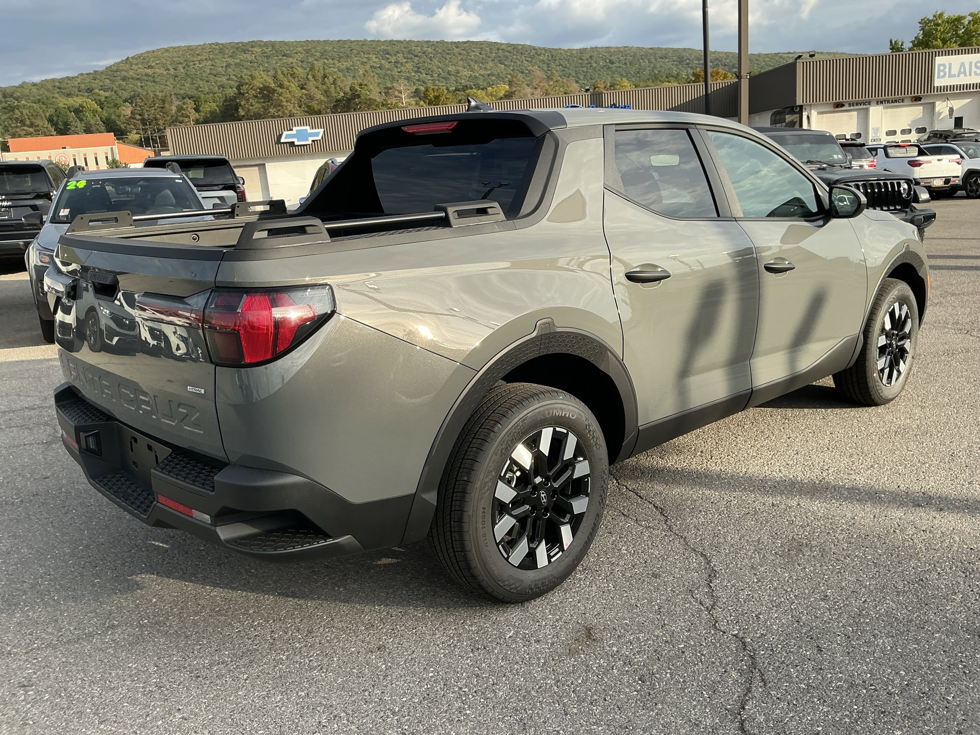 New 2026 Hyundai Santa Cruz SE image 3