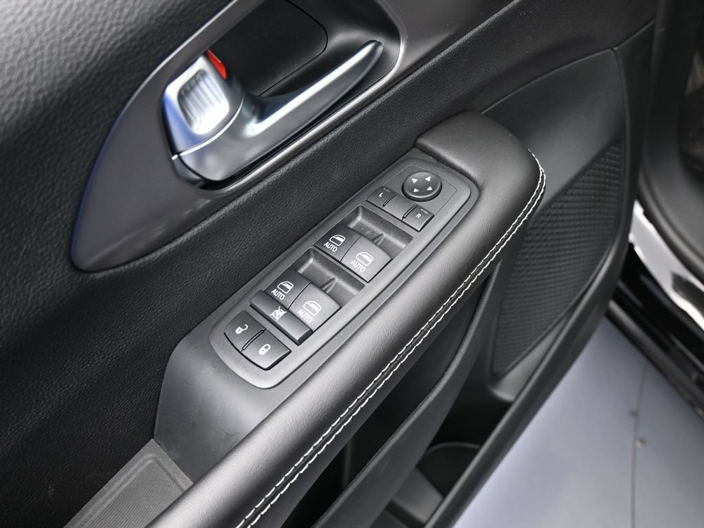 New 2026 Chrysler Pacifica Select w/ S Appearance Package FWD image 13