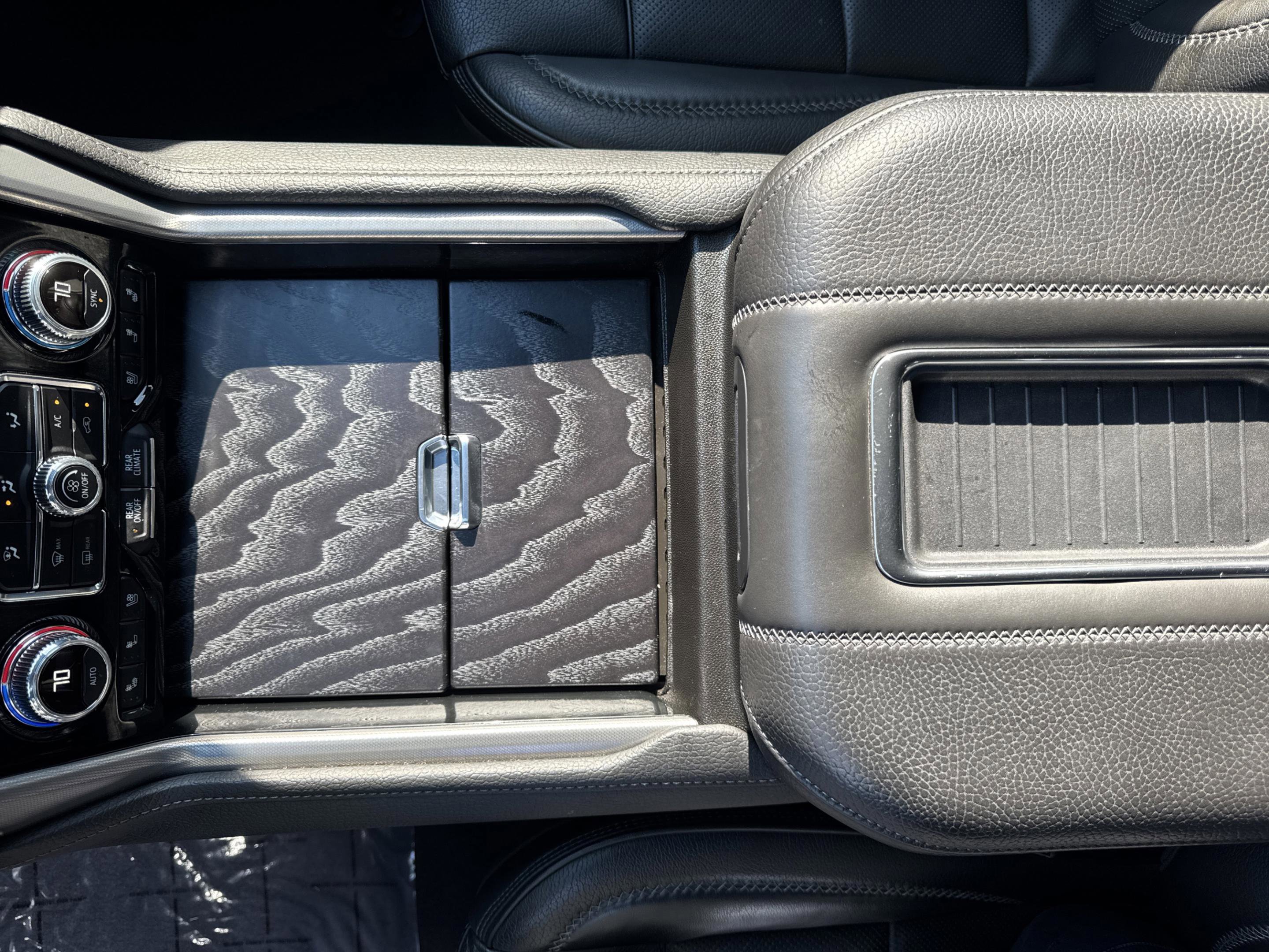 Used 2024 GMC Yukon XL Denali image 18