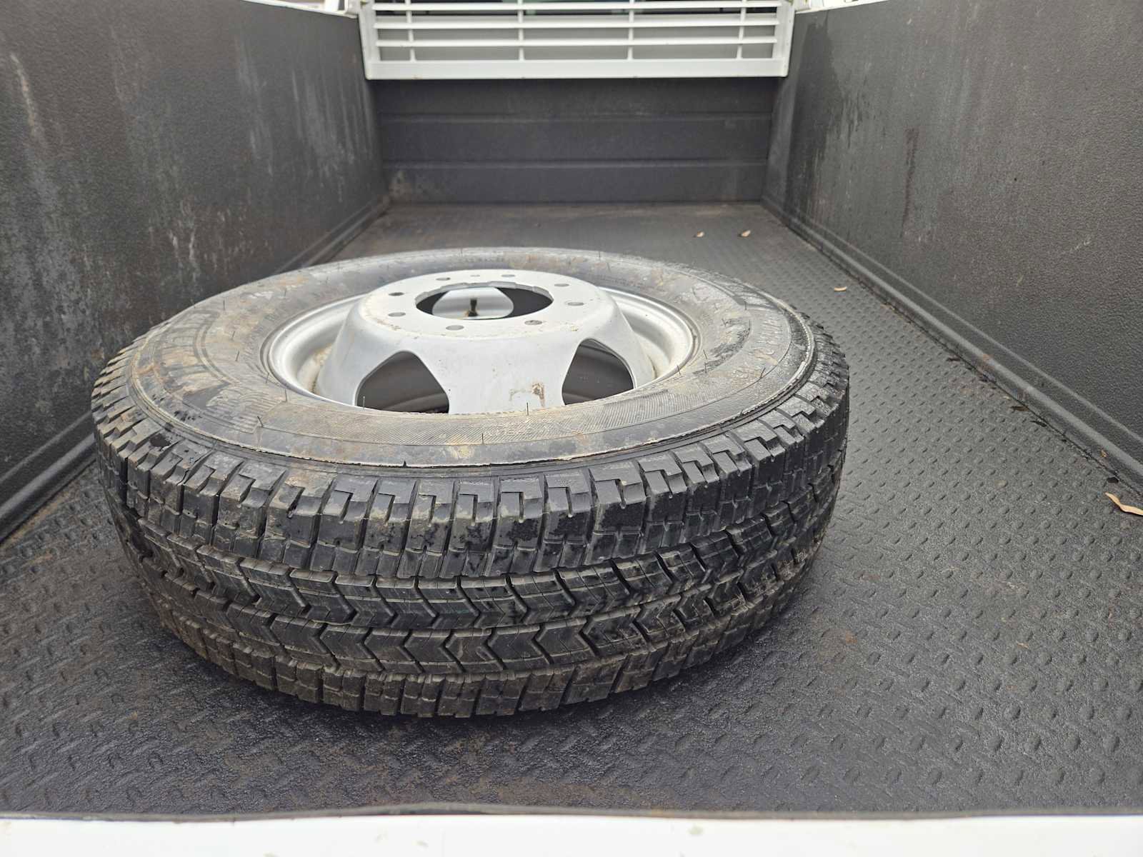 Used 2024 GMC Sierra 3500 Pro w/ Convenience Package image 30