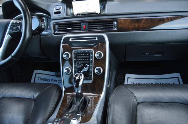 Used 2016 Volvo XC70 T5 Premier w/ Proximity Package FWD image 19