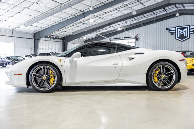 Used 2016 Ferrari 488 GTB RWD image 3