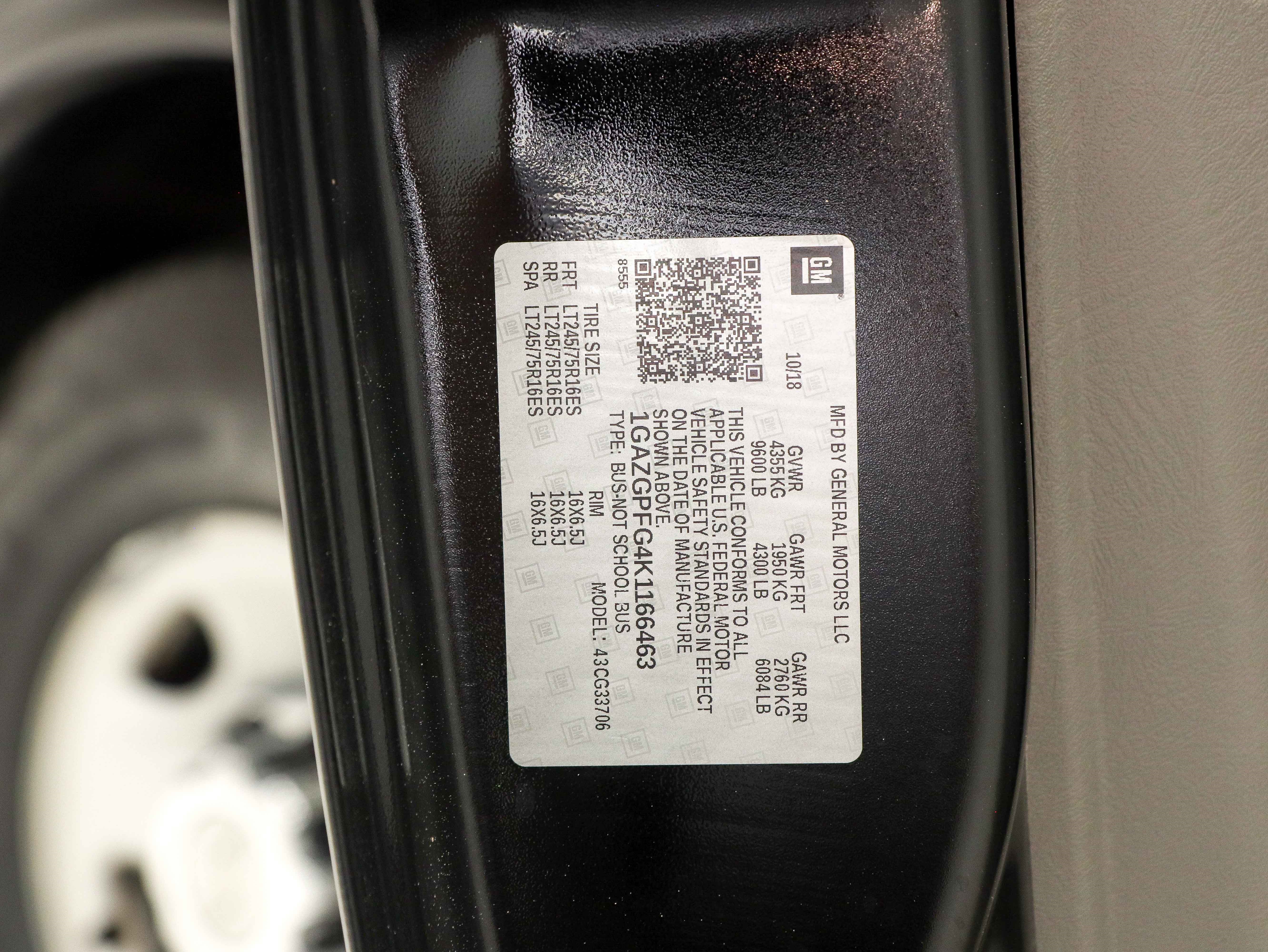 Used 2019 Chevrolet Express 3500 LT w/ LT Preferred Equipment Group RWD image 24