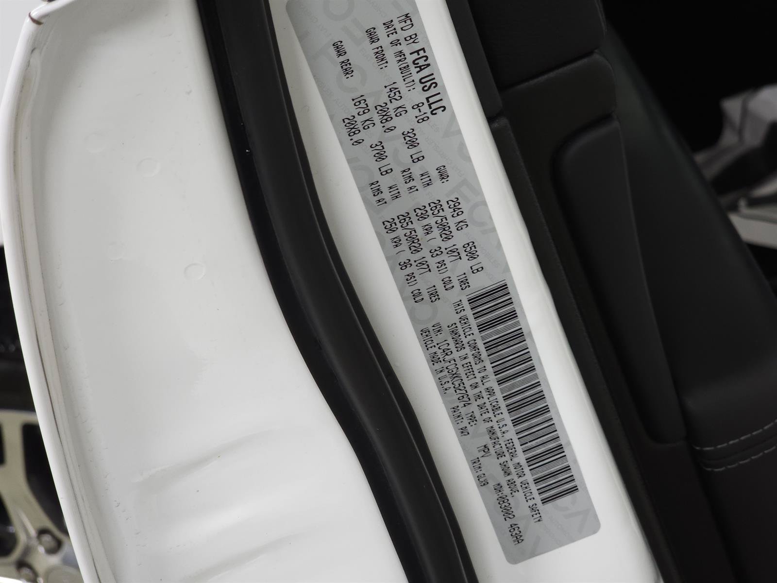 Used 2019 Jeep Grand Cherokee Overland AWD/4WD image 36