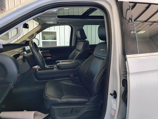 Used 2025 Ford Expedition Platinum AWD/4WD image 21
