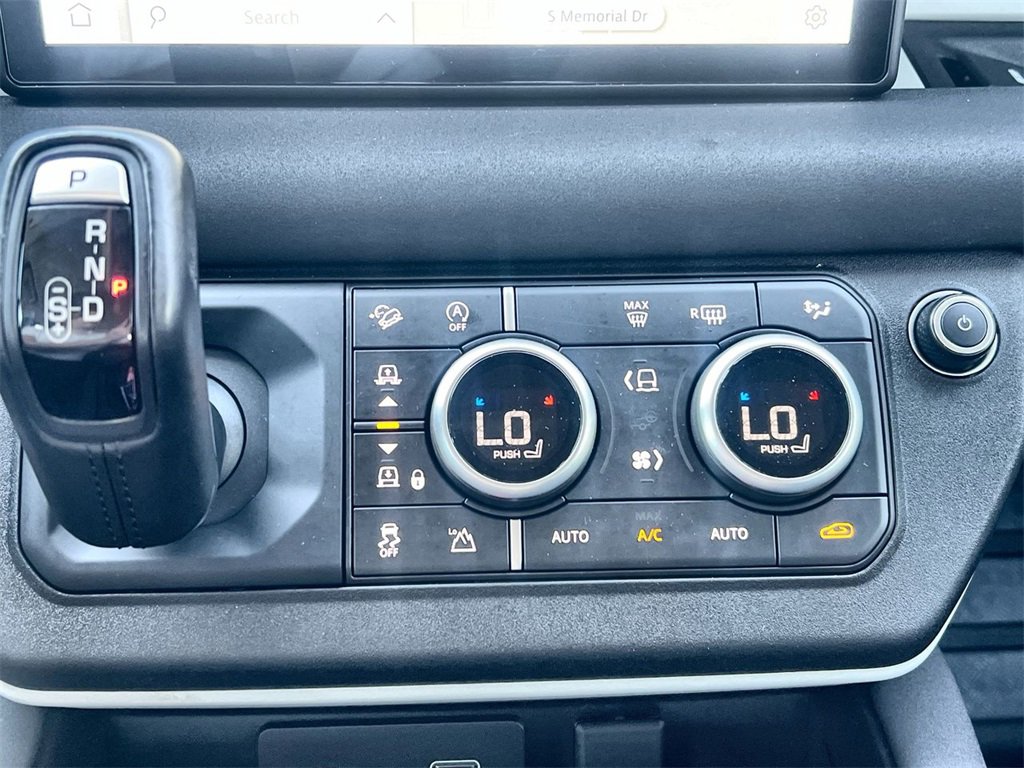 Used 2020 Land Rover Defender 110 First Edition image 28