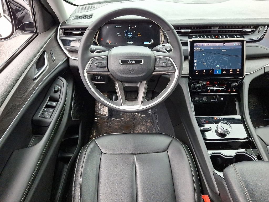 Used 2023 Jeep Grand Cherokee Limited w/ Luxury Tech Group II image 13