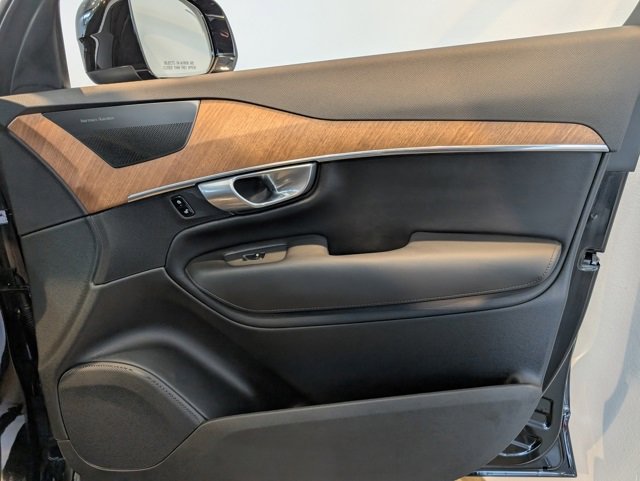 Used 2024 Volvo XC90 B6 Plus w/ Protection Package Premier image 31