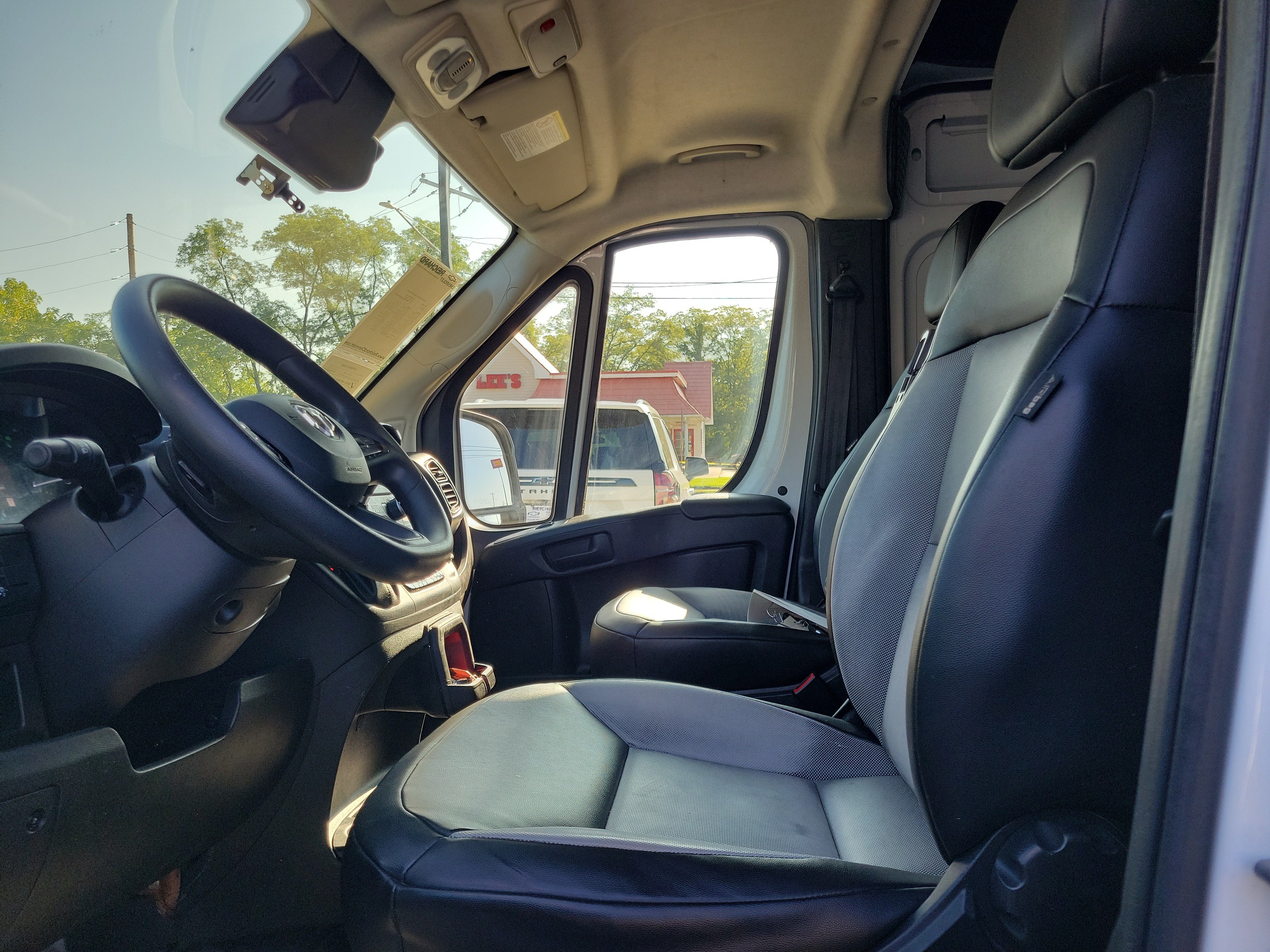 Used 2023 RAM ProMaster 2500 FWD image 15