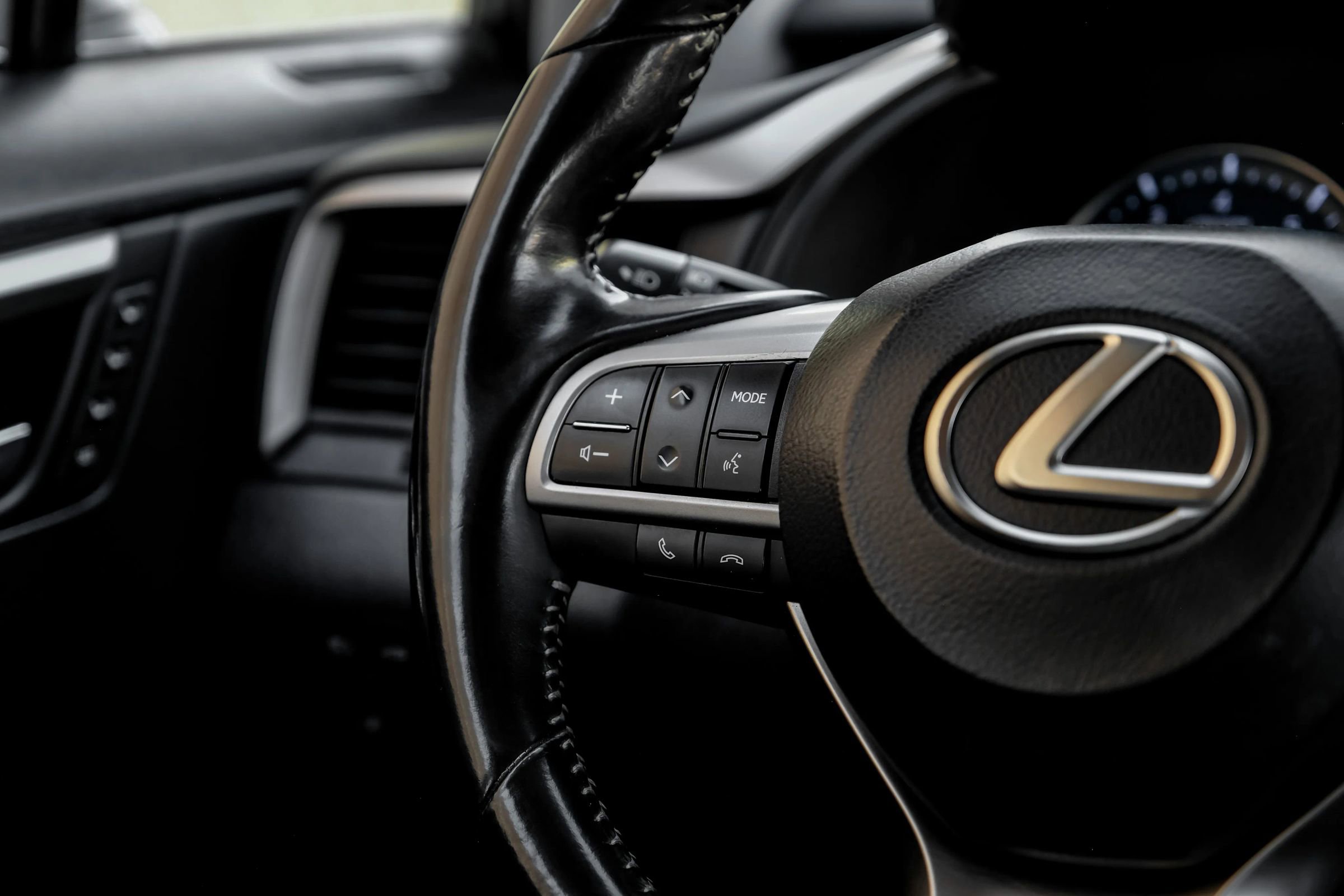 Used 2018 Lexus RX 350L AWD image 18