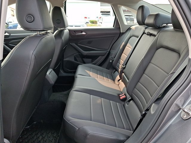 Used 2023 Volkswagen Jetta SE w/ Black Wheel Package FWD image 13