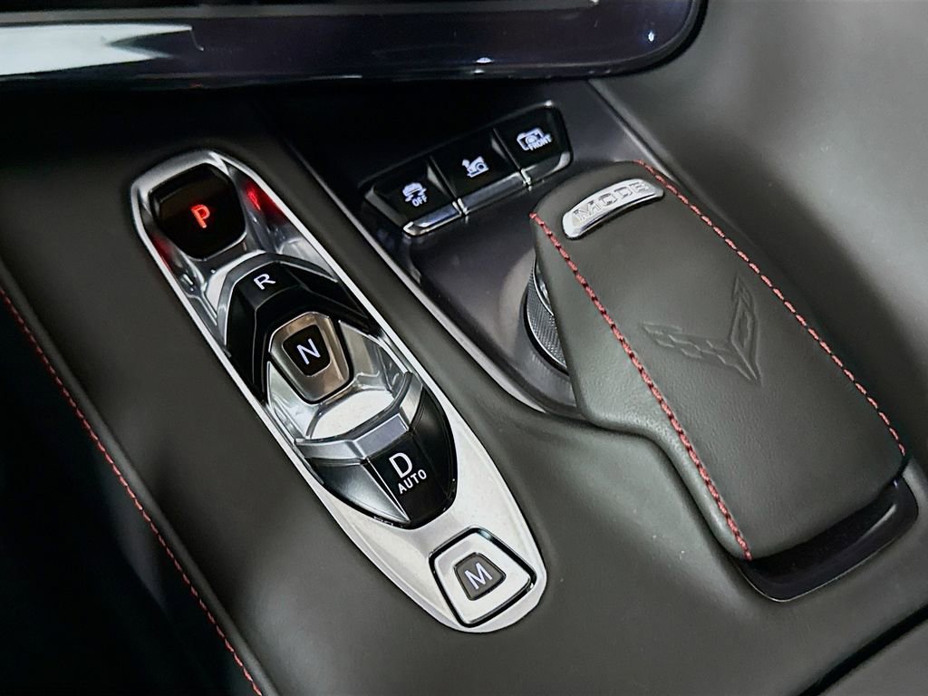 Used 2024 Chevrolet Corvette Stingray Premium Cpe w/ Z51 Performance Package image 17