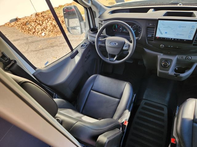 Used 2022 Ford E-Transit Medium Roof image 12