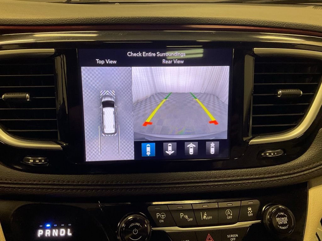 Used 2018 Chrysler Pacifica Limited w/ Advanced Safetytec Group FWD image 22