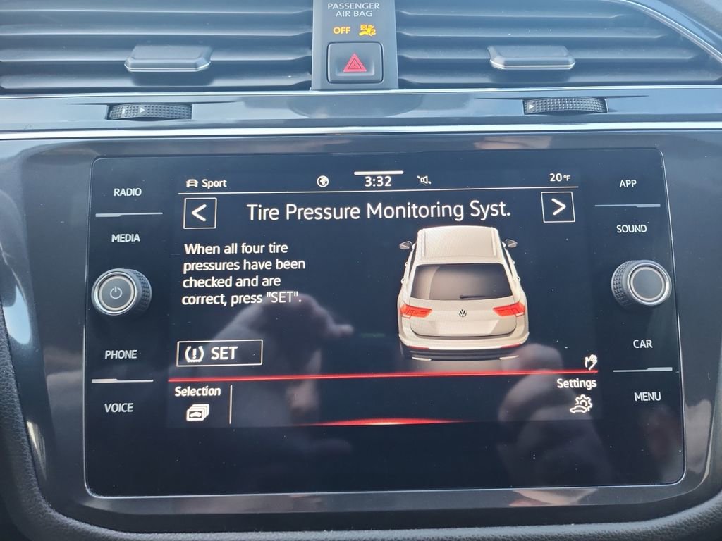 Used 2022 Volkswagen Tiguan SE R-Line image 16