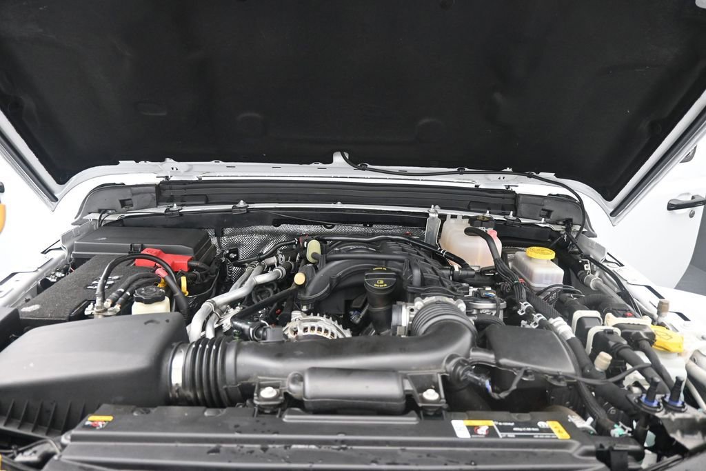 Used 2024 Jeep Wrangler Rubicon AWD/4WD image 21