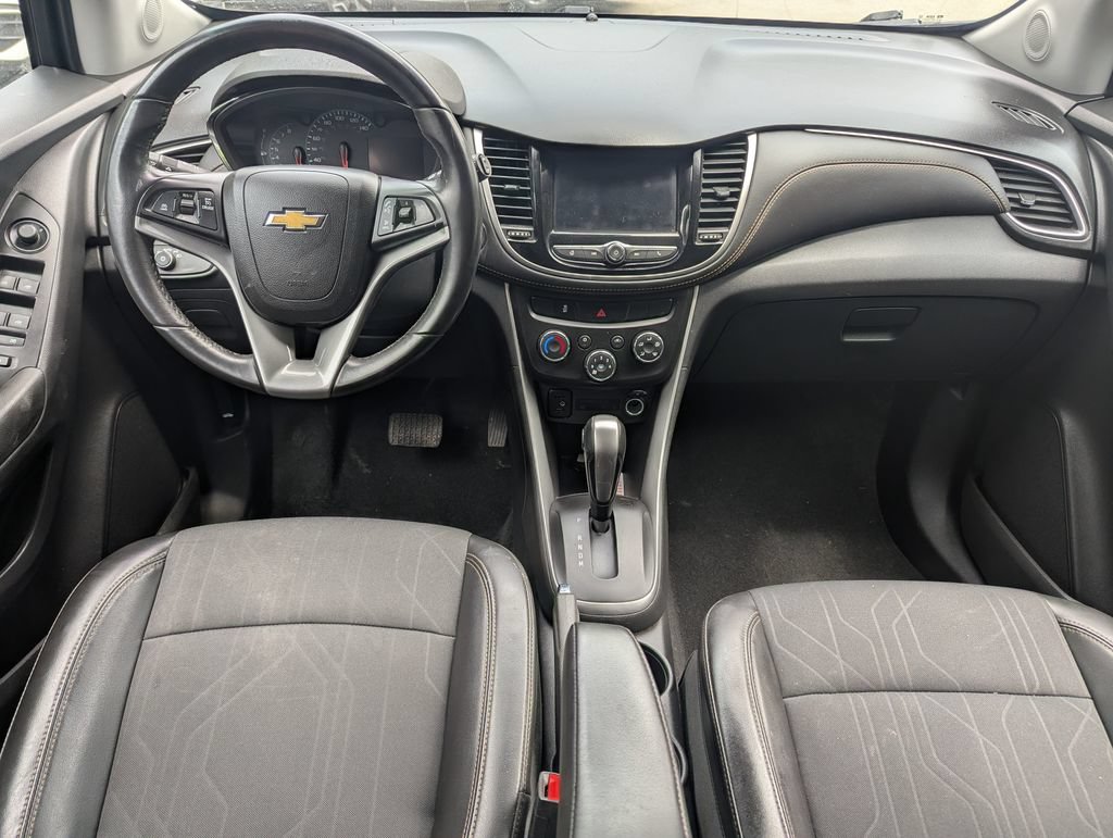 Used 2022 Chevrolet Trax LT w/ Driver Confidence Package AWD/4WD image 11