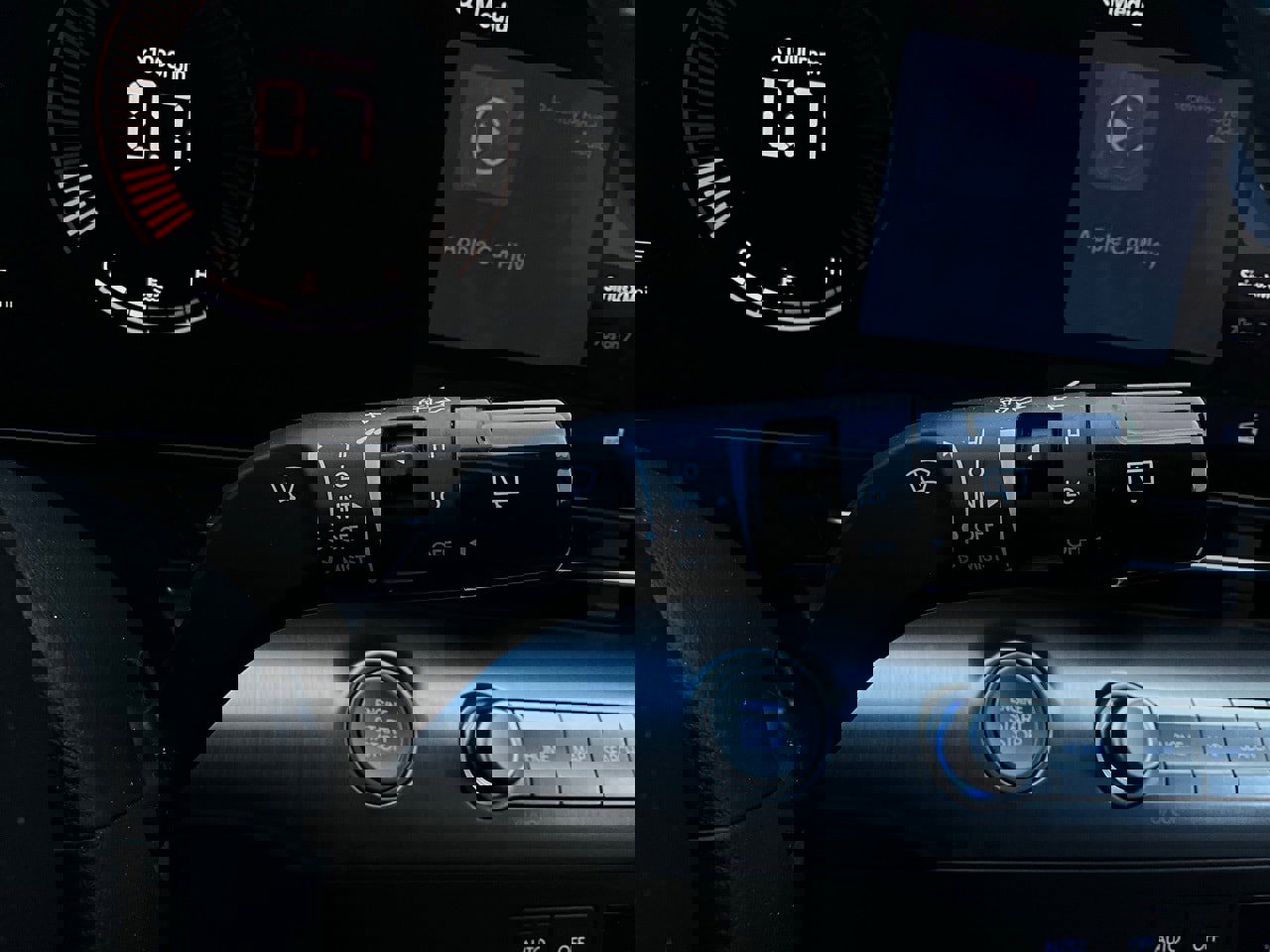 Used 2025 Hyundai Kona SEL image 37