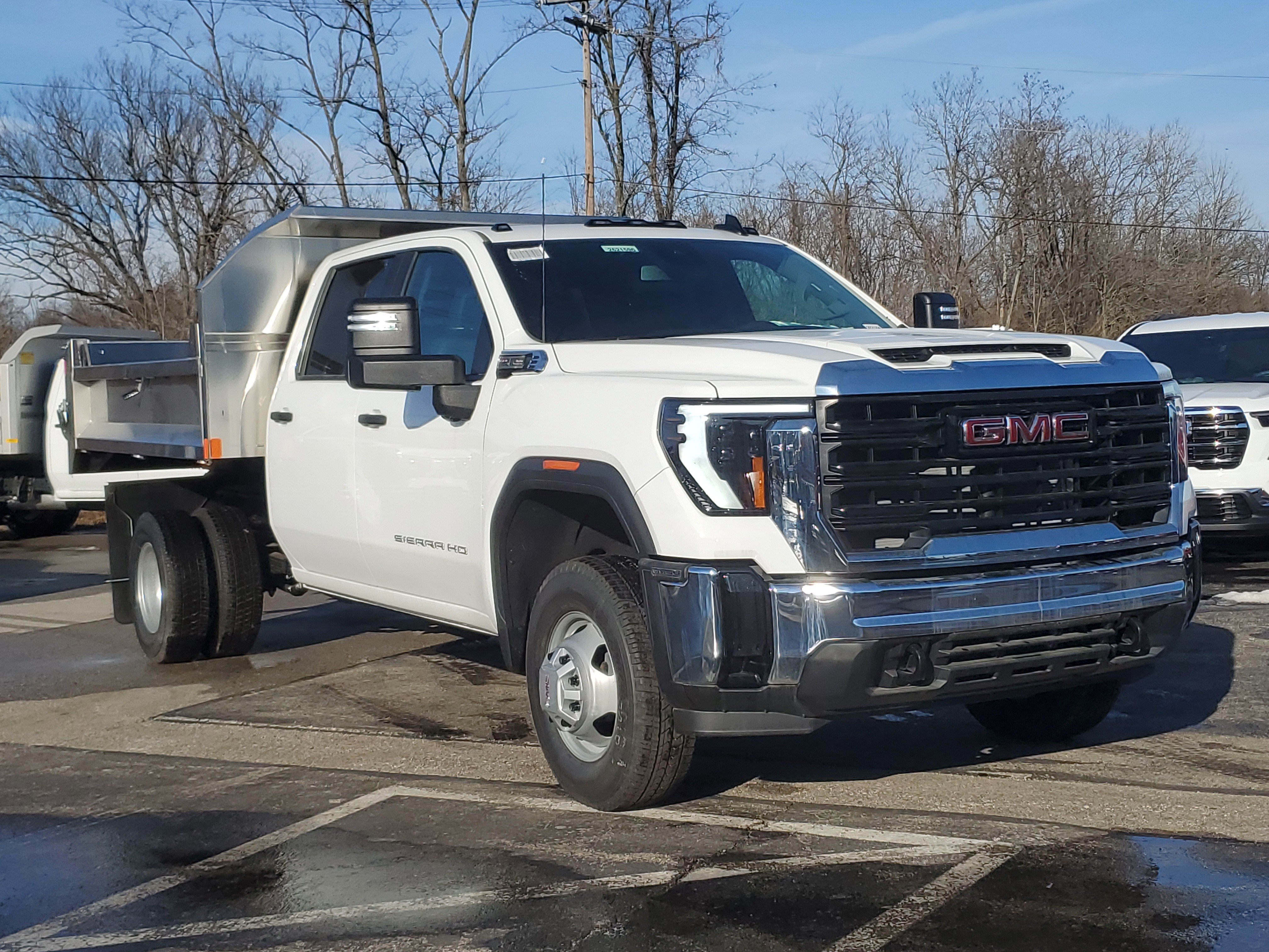 New 2025 GMC Sierra 3500 Pro w/ Convenience Package