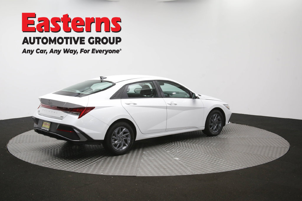 Used 2026 Hyundai Elantra Hybrid FWD image 43