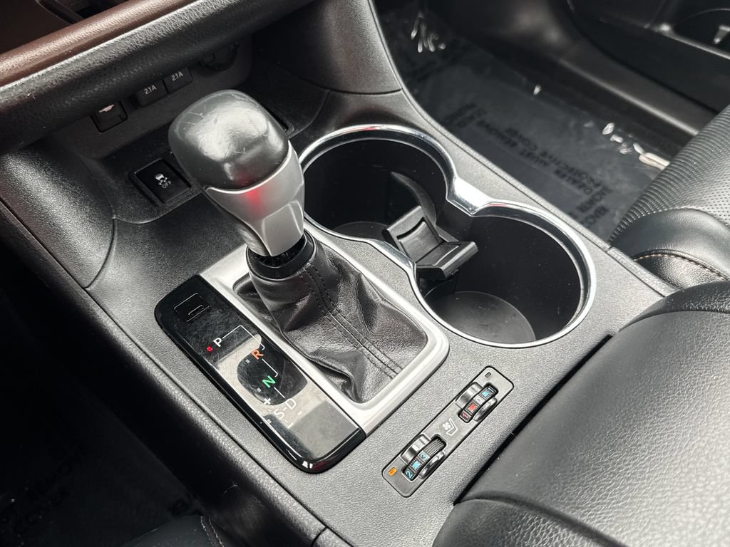 Used 2019 Toyota Highlander Limited AWD/4WD image 28