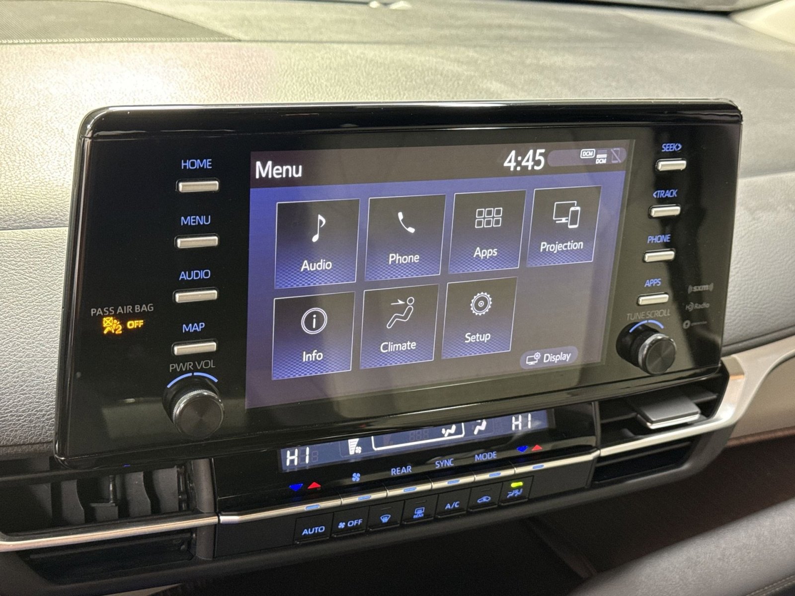 Used 2024 Toyota Sienna LE FWD image 30