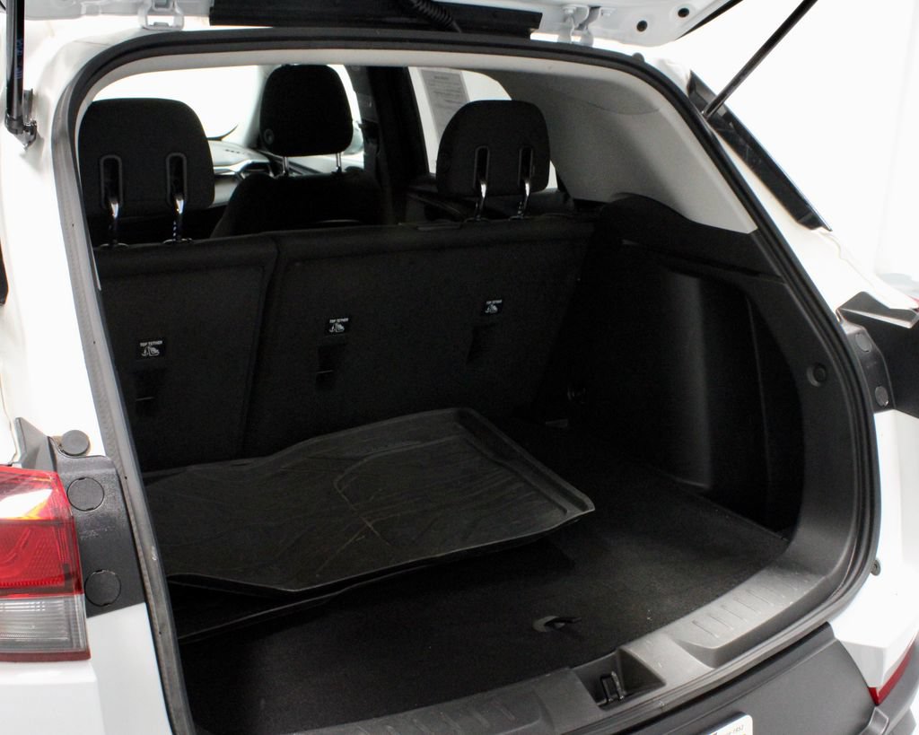 Used 2024 Chevrolet TrailBlazer LS w/ LS Convenience Package FWD image 12
