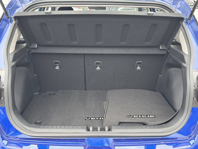 Certified 2025 Hyundai Venue SEL FWD image 18