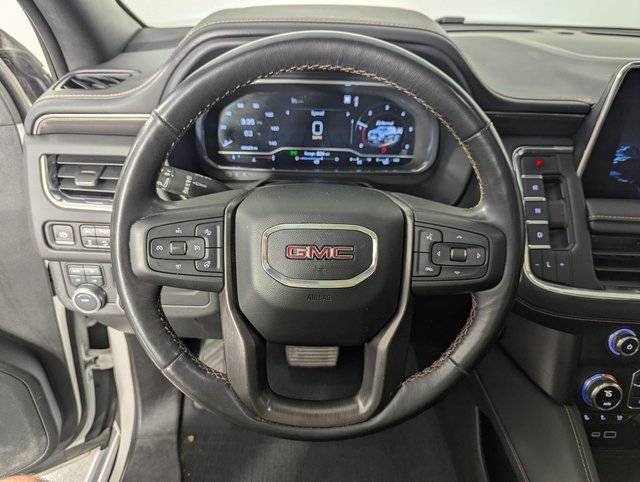 Used 2023 GMC Yukon AT4 w/ Technology Package AWD/4WD image 13