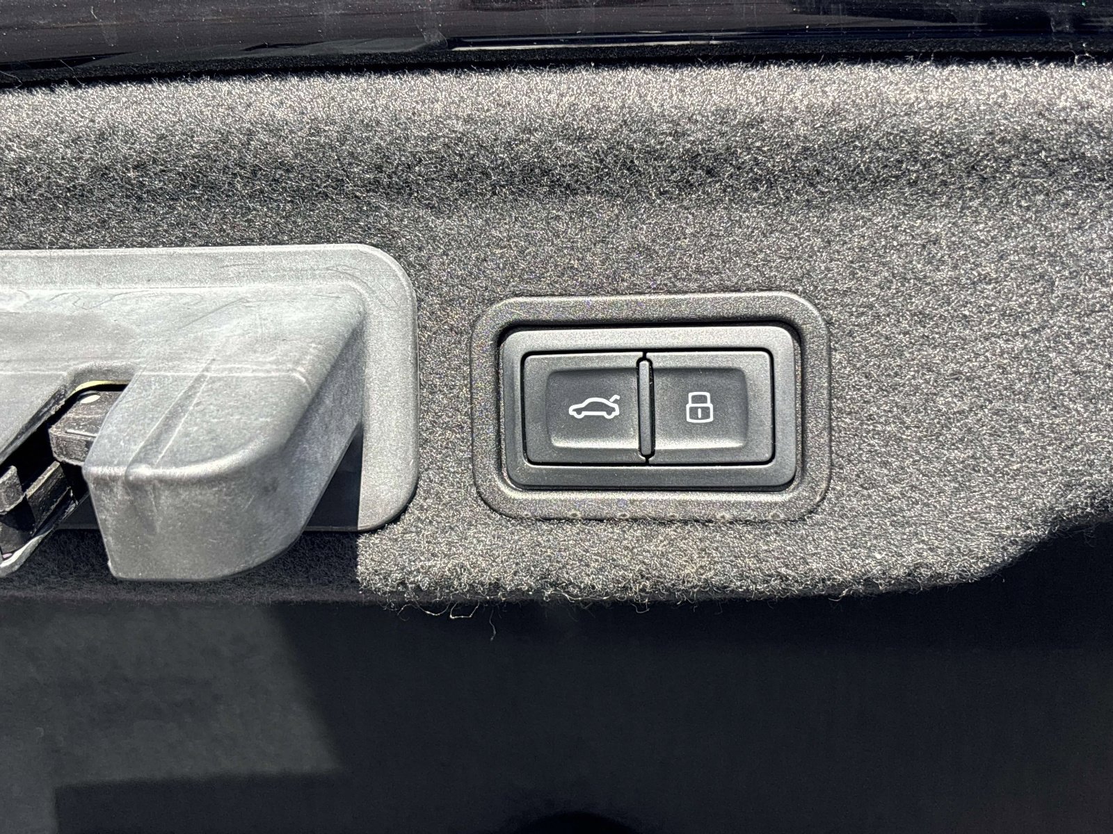 Used 2015 Audi A8 L 3.0T w/ Premium Package AWD/4WD image 10