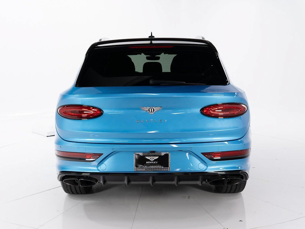 Certified 2025 Bentley Bentayga AWD/4WD image 4