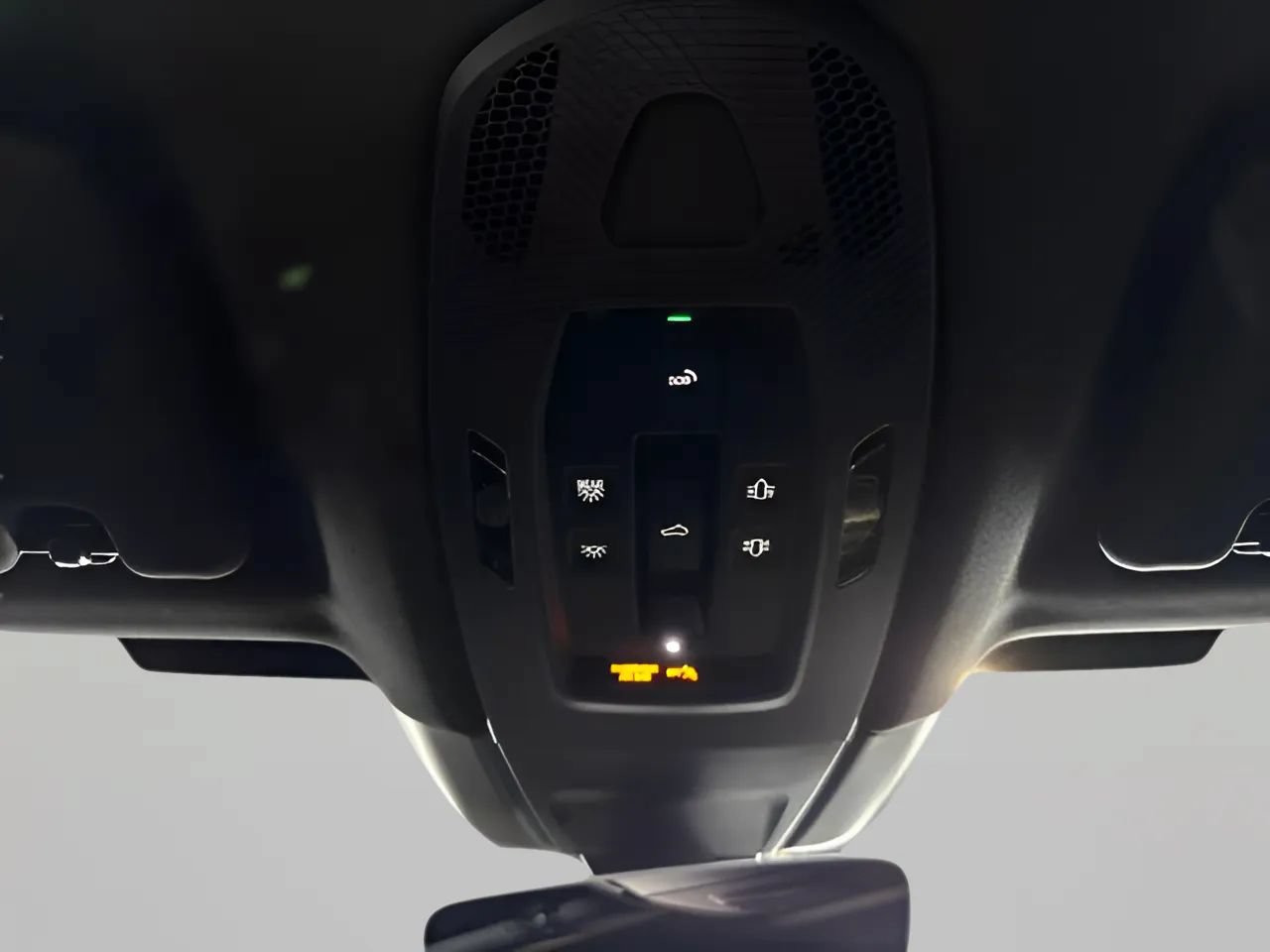 Used 2024 Porsche Panamera image 28