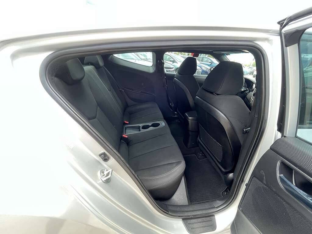 Used 2017 Hyundai Veloster Value Edition FWD image 12