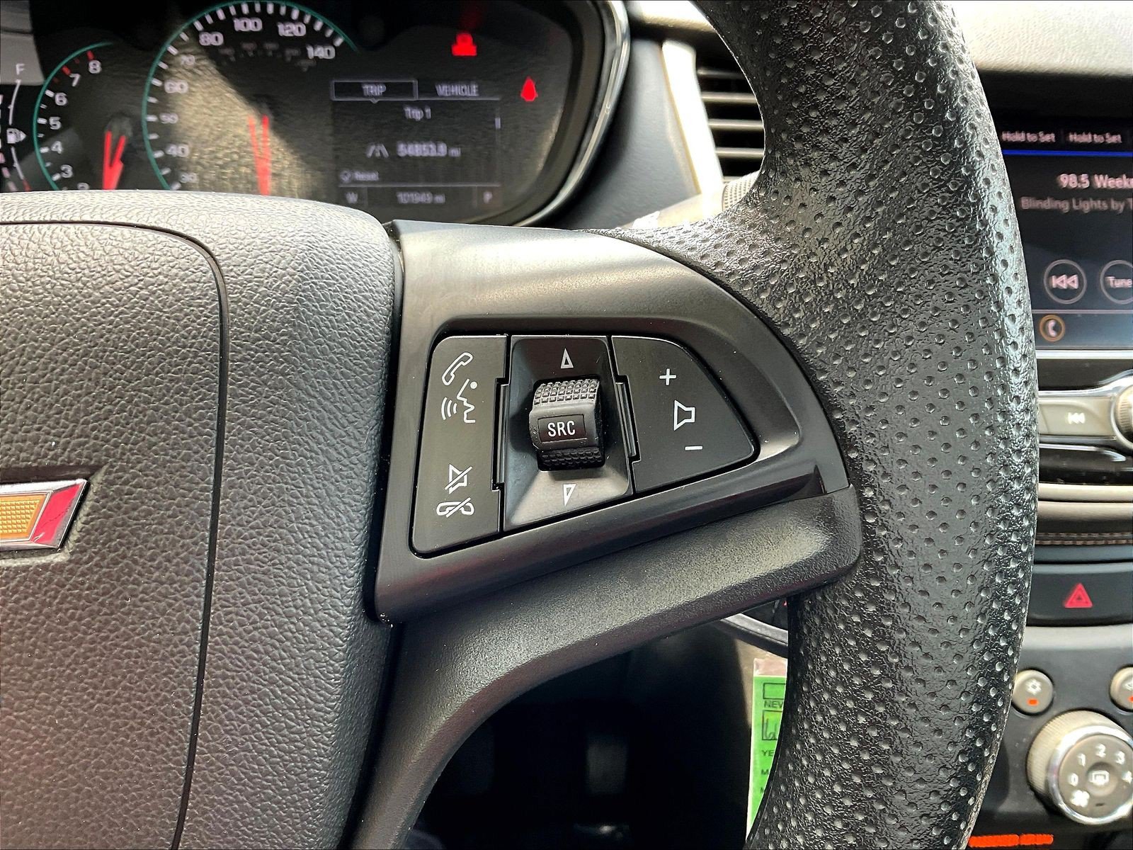 Used 2020 Chevrolet Trax LT FWD image 11