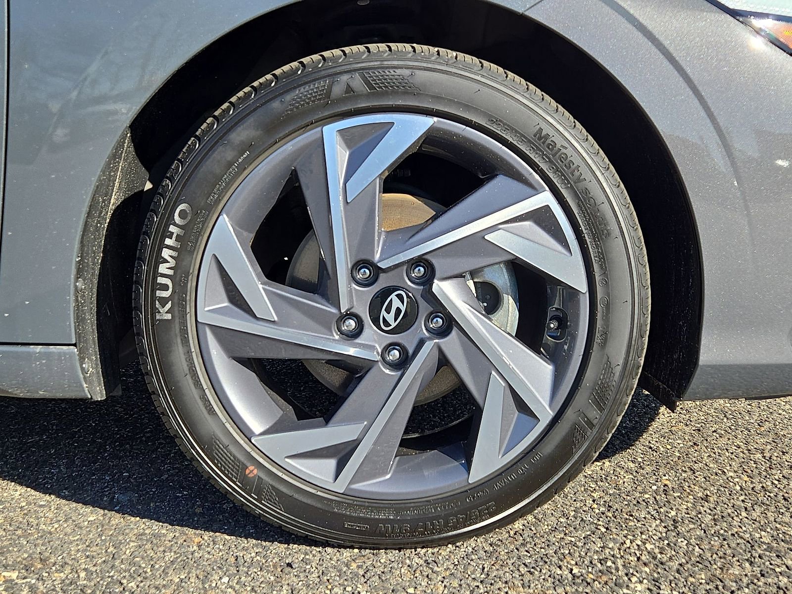 Certified 2025 Hyundai Elantra Sport image 32