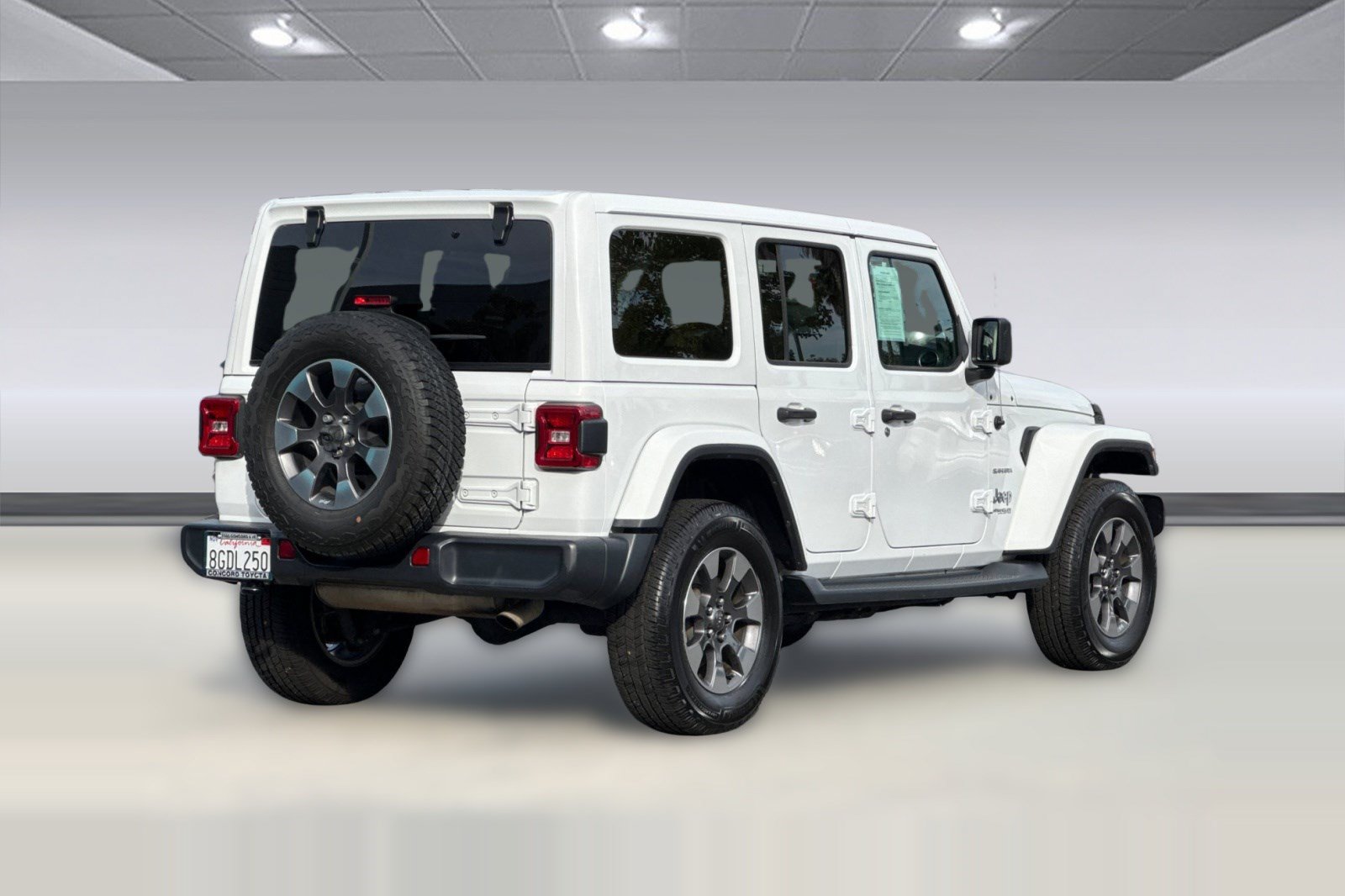 Used 2018 Jeep Wrangler Unlimited Sahara AWD/4WD image 9