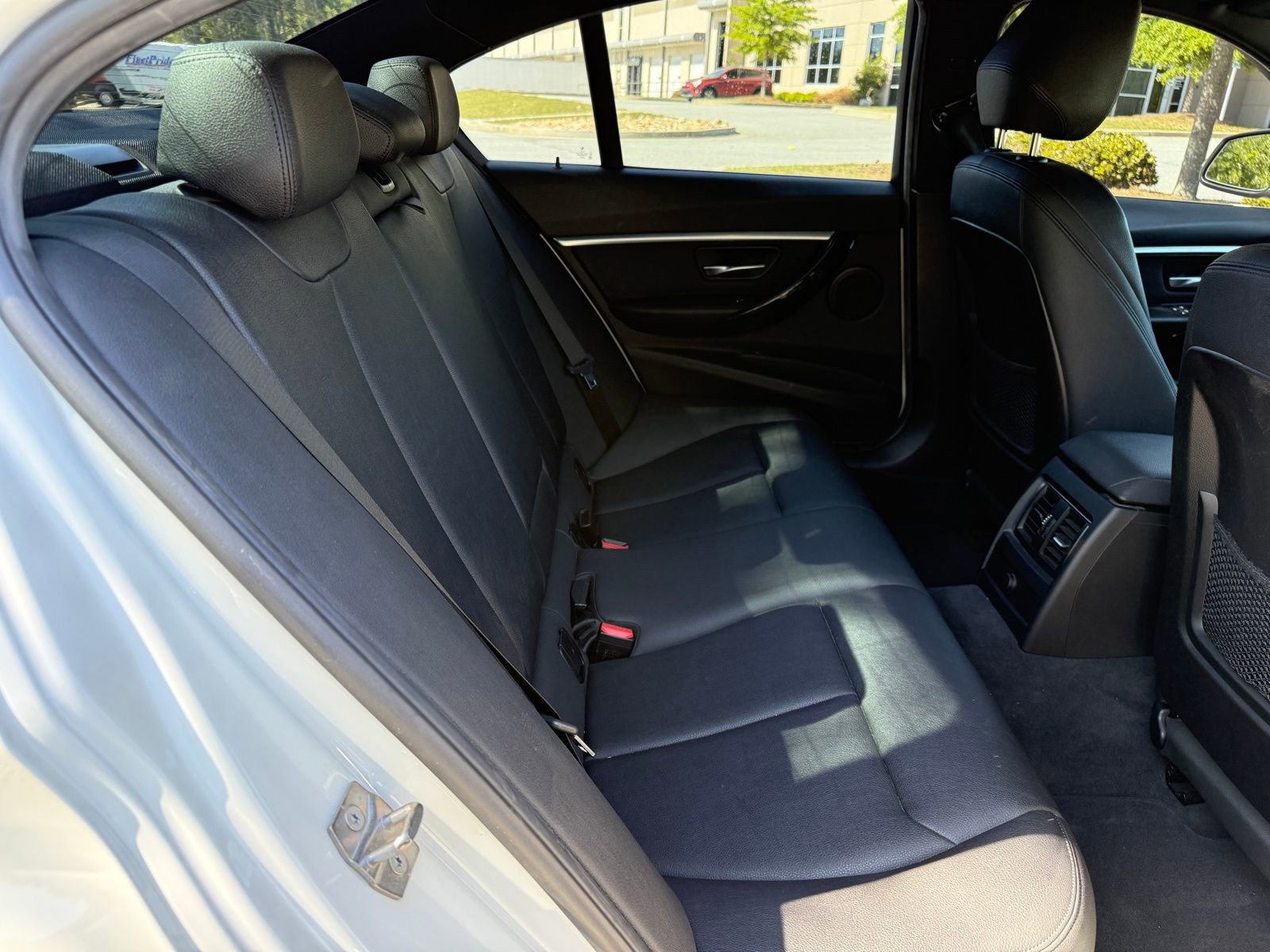 Used 2018 BMW 330i xDrive Sedan w/ Convenience Package AWD/4WD image 40