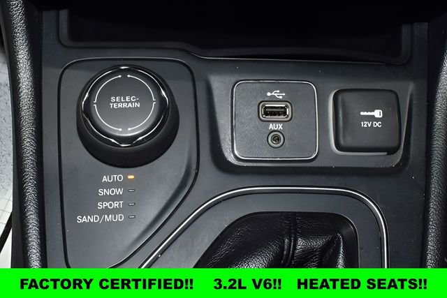 Used 2019 Jeep Cherokee Latitude Plus w/ Comfort/Convenience Group AWD/4WD image 12